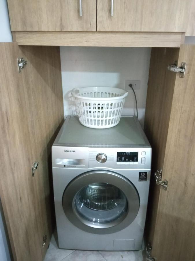 Апартаменты Acogedor Apartaestudio Ubicado En Laureles Медельин Экстерьер фото