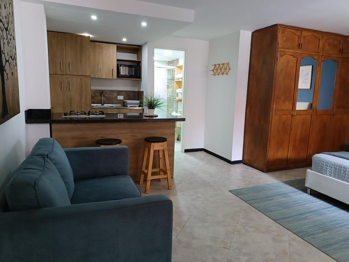 Апартаменты Acogedor Apartaestudio Ubicado En Laureles Медельин Экстерьер фото